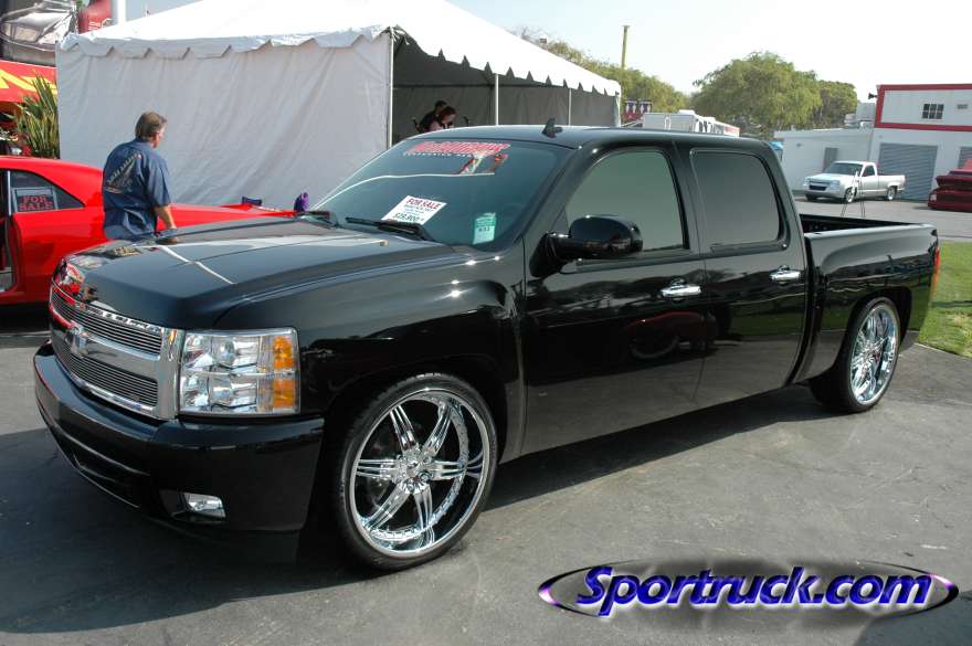 A new lowered Silverado with better rims